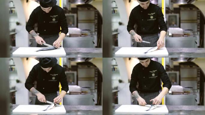 鱼餐厅忙碌的厨师