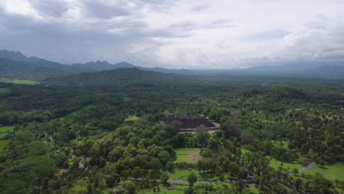 印度尼西亚婆罗浮屠神庙的惊人无人机拍摄