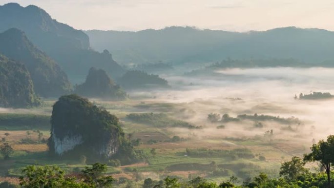 风景如山，雾与早晨日出，富龙卡山，延时视频