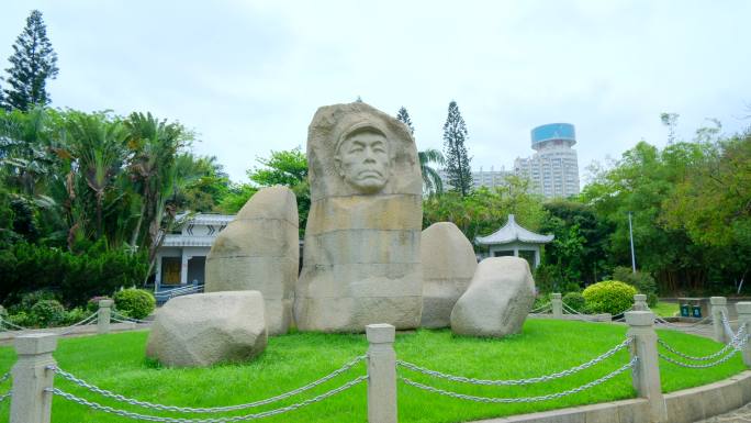 海口人民公园冯白驹将军纪念雕像
