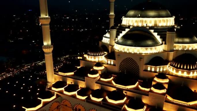 伊斯坦布尔Camlica清真寺和博斯普鲁斯海峡空中无人机视图
