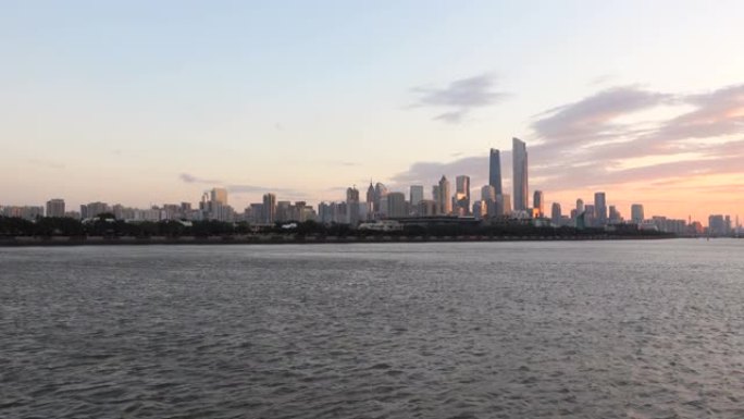 广州上午清晨一缕阳光江边风景呼吸新鲜空气