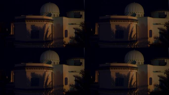 阿拉伯建筑的夜景。阿拉伯语的设计