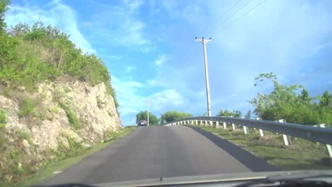 骨博兰戈街，一条横贯苏拉威西-哥伦打洛的道路，通往北苏拉威西博兰蒙贡多·塞拉坦摄政区