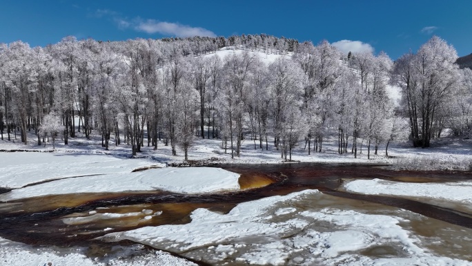 航拍大兴安岭早春冰雪河流