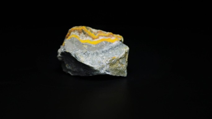 大黄蜂石矿石标本