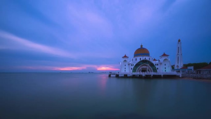 马六甲海峡漂浮清真寺的美丽日落