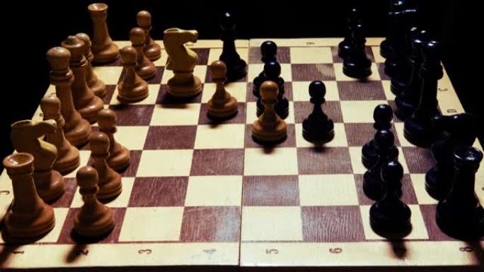 从经典开局开始的国际象棋比赛的时间流逝。国际象棋首次亮相法国防守，复古人物