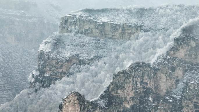 雪山峡谷航拍视频