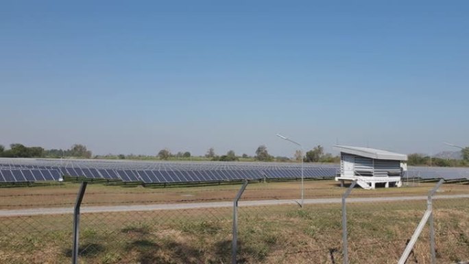 太阳能电池板农场是减少二氧化碳或空气污染的替代能源。
