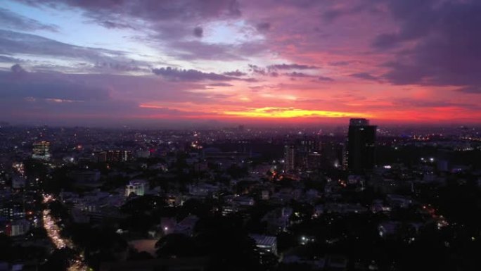 印度班加罗尔城市景观空中全景4k日落天空飞行