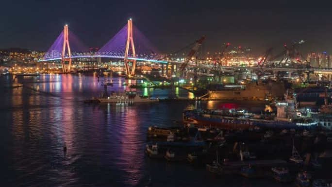 韩国釜山七彩桥之夜城市景观全景，永道区城市景观与豪华摩天大楼