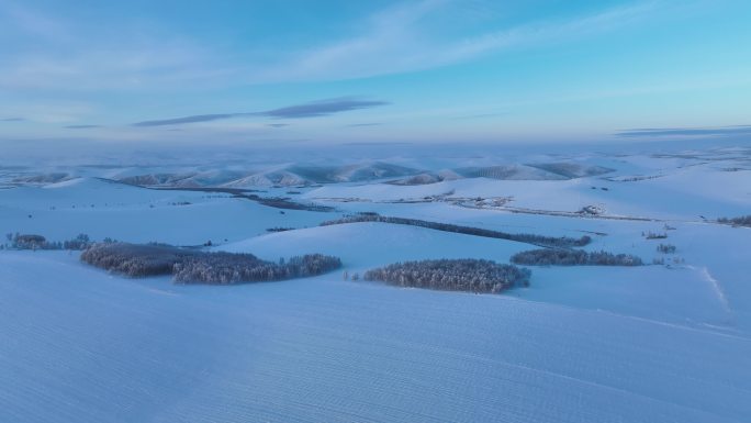 寒冬丘陵山区雪景风光