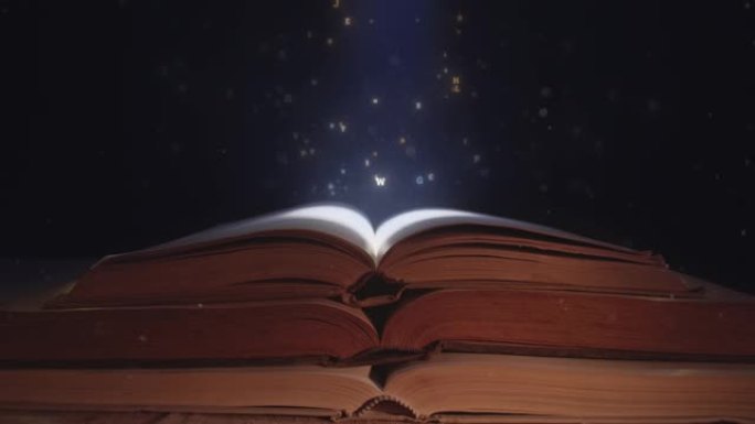 月光下从打开的魔法书中飞出的字母