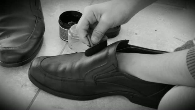 涂漆黑色皮鞋，一双涂漆男鞋