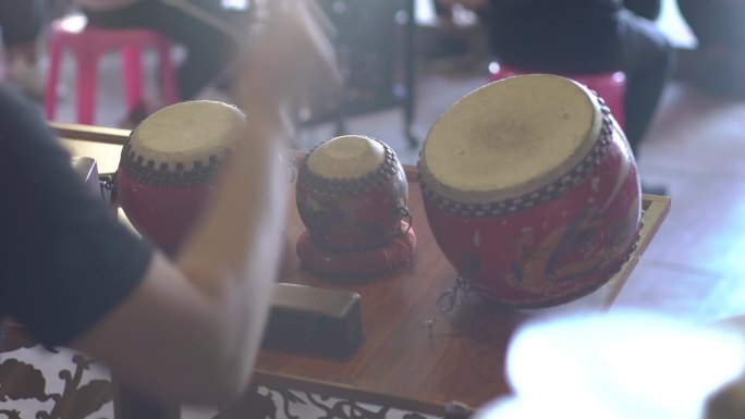 潮州音乐小锣鼓敲打锣鼓鼓槌特写