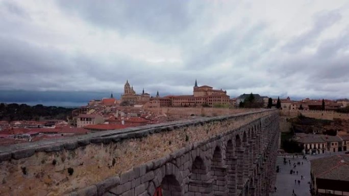 西班牙塞戈维亚历史名城的航拍。