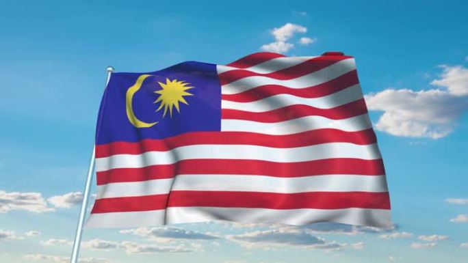 马来西亚国旗，织物结构在多云的天空下 (可循环)