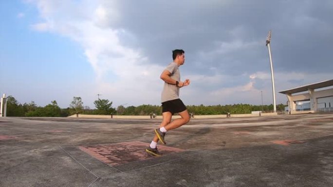 亚洲健身男子跑步肌肉锻炼