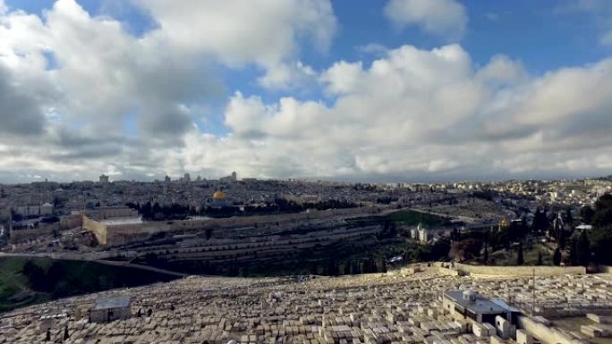 从以色列耶路撒冷的橄榄山可以看到耶路撒冷旧城和圣殿山，岩石圆顶和阿克萨清真寺的全景