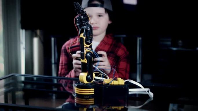 4k儿童男孩控制机械臂玩具