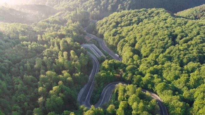 山道鸟瞰图