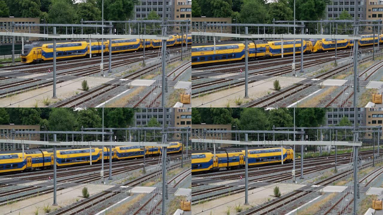 荷兰双层火车到达