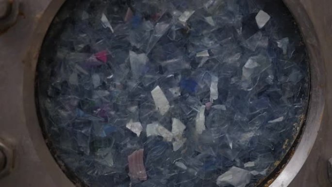 清洗塑料片-细节白色污染环境保护废物利用