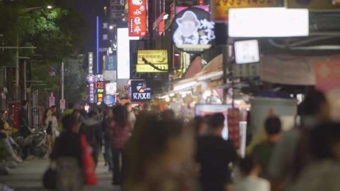 西门行人步道在夜间