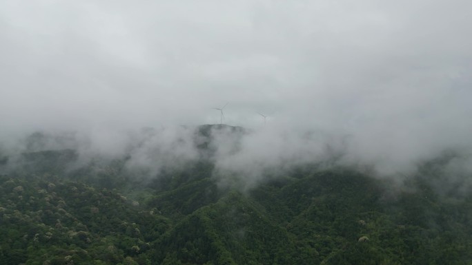 深山云雾缭绕   雨中航拍俯瞰大地山脉