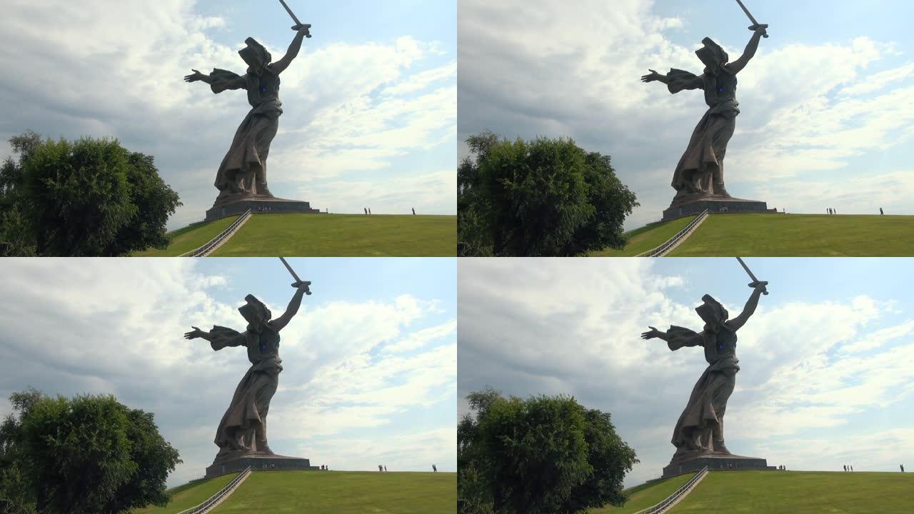 马耶夫库尔干的祖国雕像。