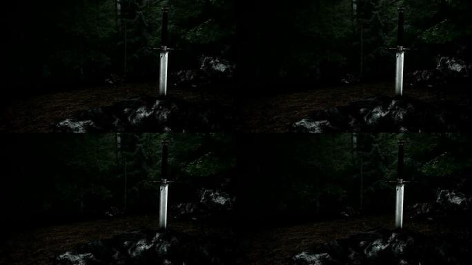 森林中岩石内的史诗神剑