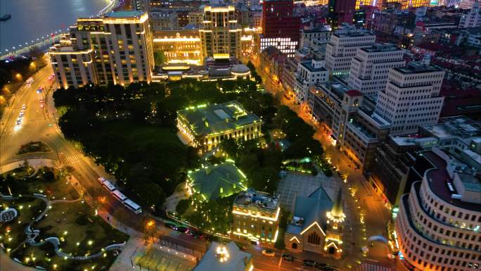 上海外滩南苏州路人流车流夜景延时视频素材