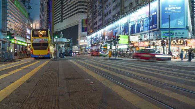 延时录像人们走过轩尼诗道铜锣湾，在香港中环道购物，在香港famaus place乘电车和火车旅行