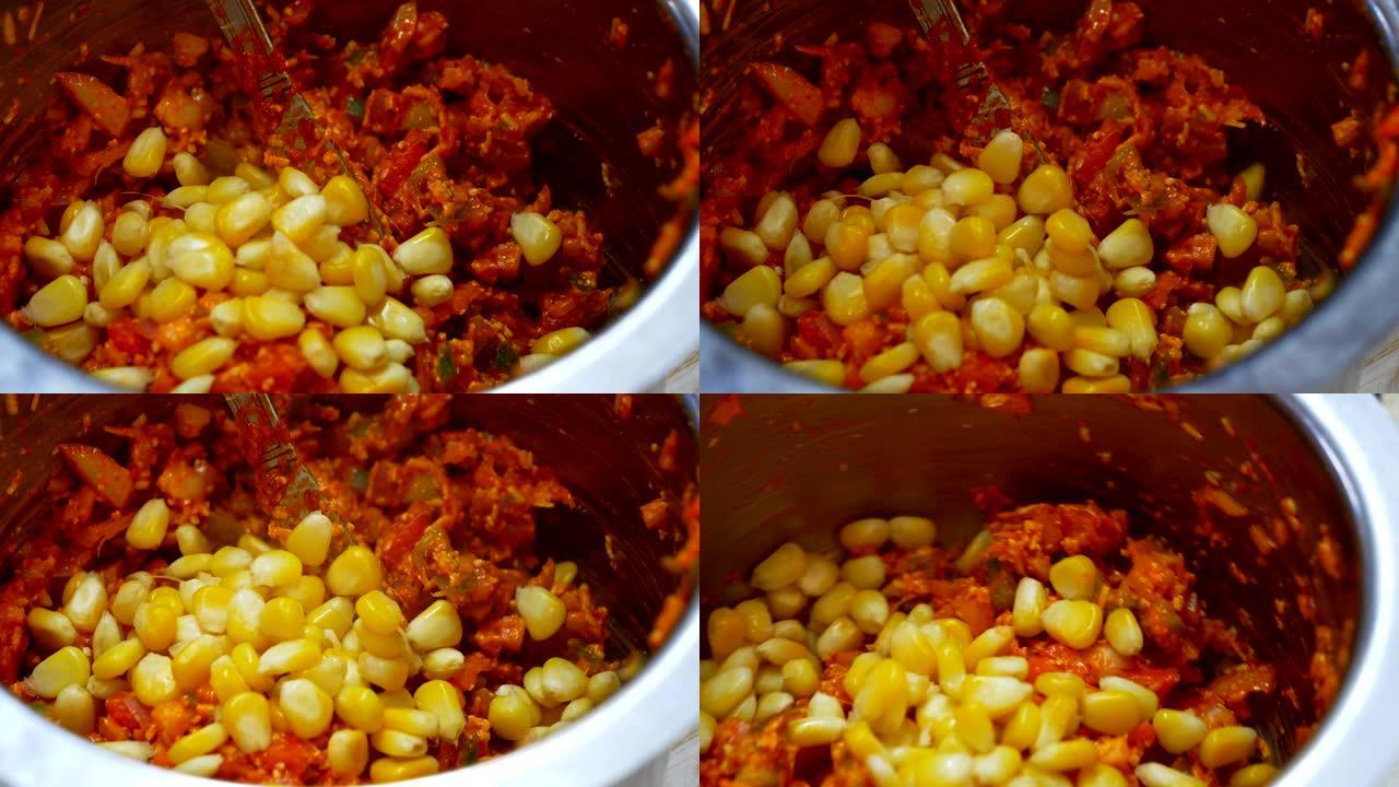 印度孟买街道街头食品中的玉米特写