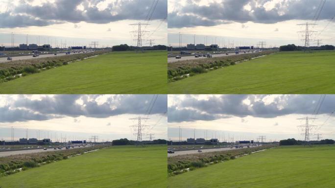 从后方可以看到，在A1高速公路上驶向阿姆斯特丹的通勤者，2019年7月9日在荷兰的Muiden