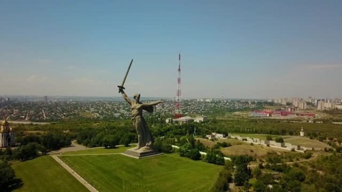 航拍马耶夫库尔干的祖国雕像。