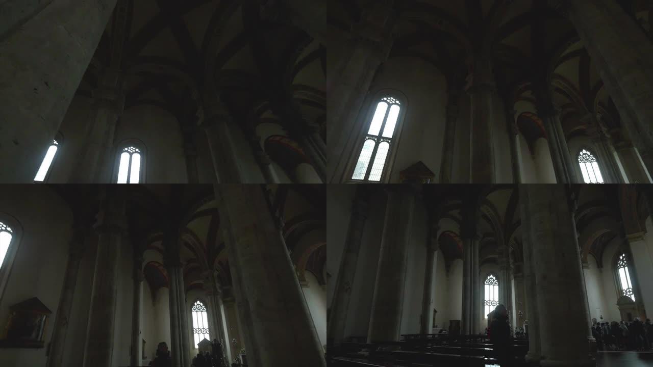 皮恩扎，大教堂的内部