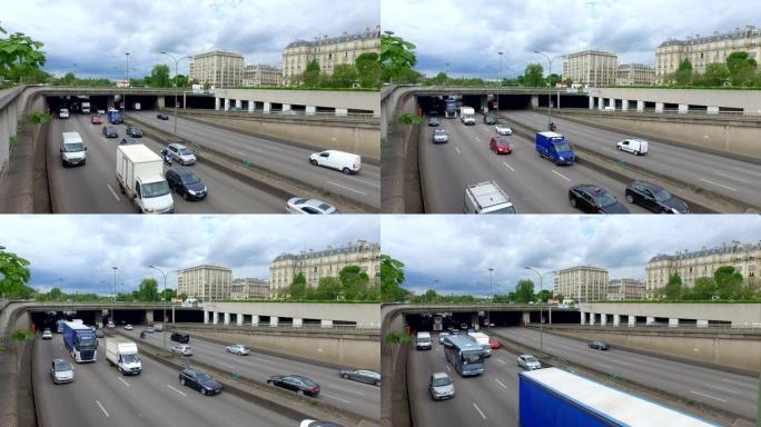 巴黎早高峰时段有交通的街道，从人行天桥可以看到