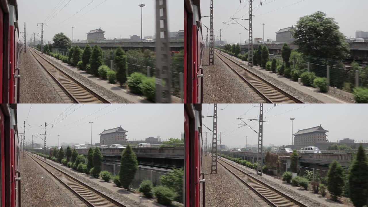 西安城墙形式移动列车，陕西西安，中国。