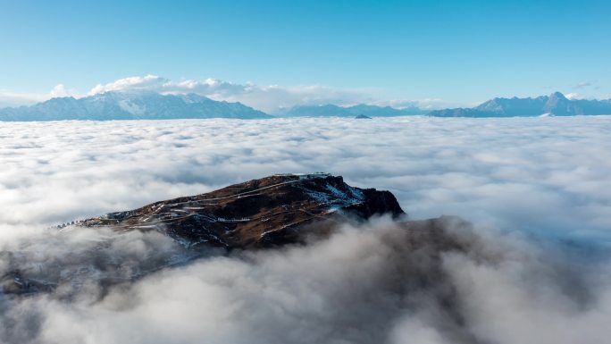 四川牛背山雪山云海航拍延时