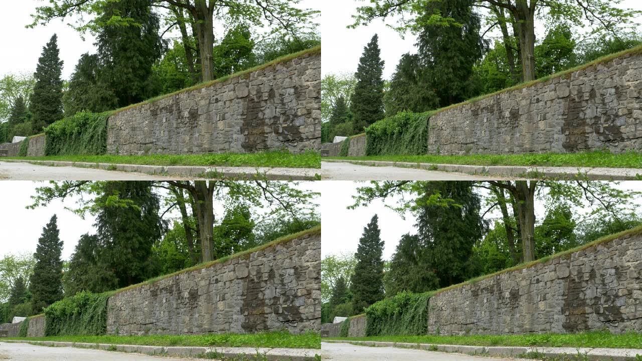 埃莫纳城的古城墙