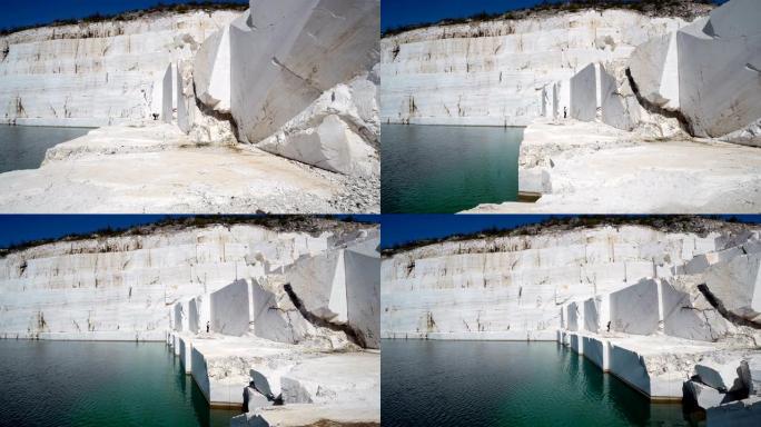 美丽的大理石湖，棉花堡。这是一座古老的大理石矿，由于具有其作用的性质而被废弃