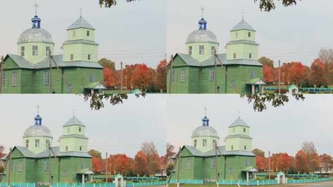 波普利什特，多克什蒂区，维采布斯克州，白俄罗斯。旧木制变形教堂
