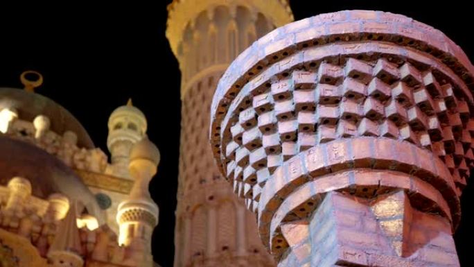 夜市上的沙哈巴清真寺。埃及，沙姆沙伊赫