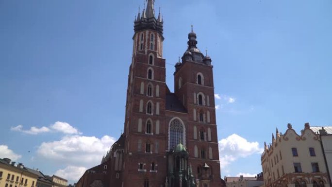 克拉科夫波兰。老城中心的圣玛丽大教堂。延时