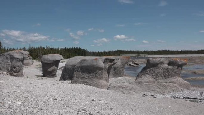 巨石。加拿大。
