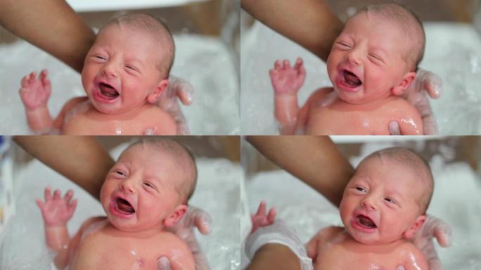 初生婴儿第一次洗澡