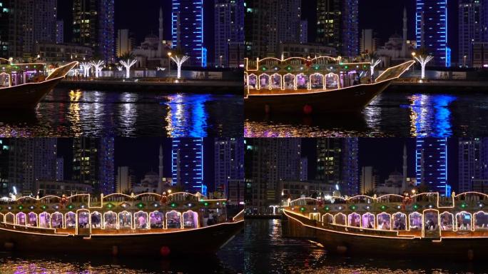 观光游船漂浮在迪拜码头