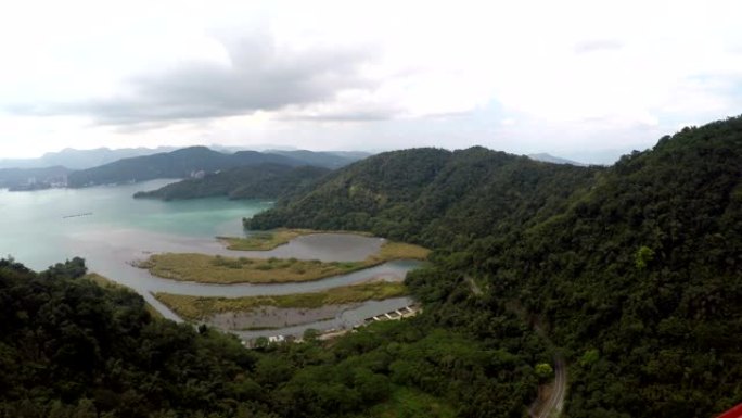 台湾南投缆车空中观景日月潭